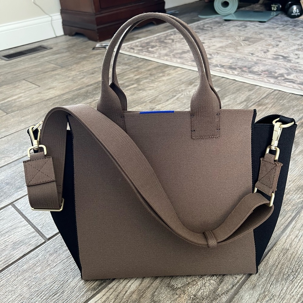 Rothy’s The Handbag in Black Cocoa